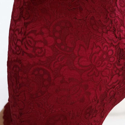 316-12 Lace fitted dress with short sleeves and a neckline - burgundy