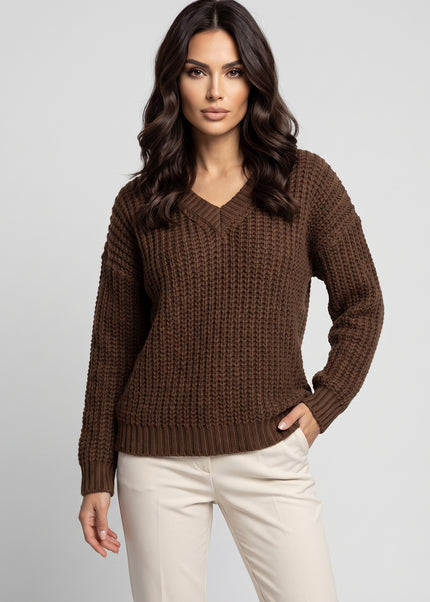 661-2 Warm oversized sweater with a chunky weave and a V-neck - chocolate