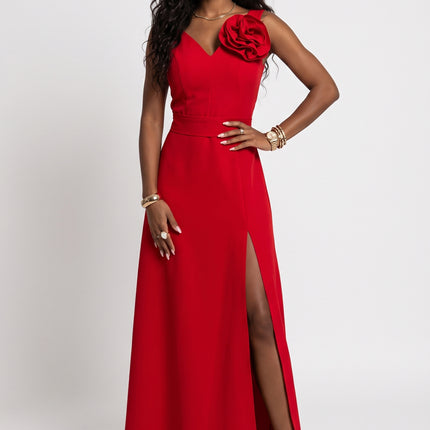 669-4 Romantic maxi dress with a flower on the shoulder and a slit - red