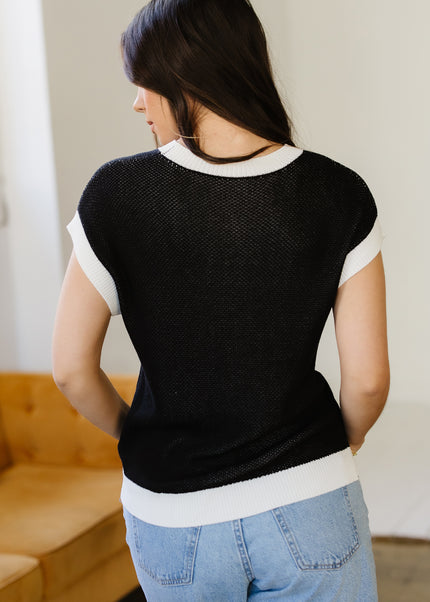 Goat Horse Shoe Pattern Contrast Trim Short Sleeve Sweater